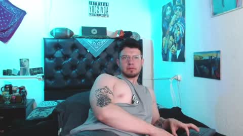 Snapshot of brad_hot_boy chatting on 01-10-25, 04:20 brad hot boy online show from 01-10-25, 04:20