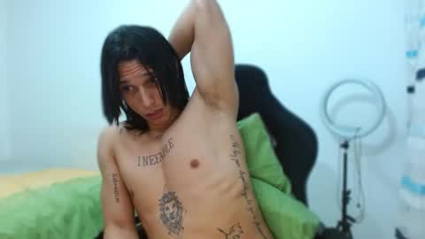 Snapshot of brad_wesley__ chatting on 09-18-25, 04:36 Brad online show from 09-18-25, 04:36