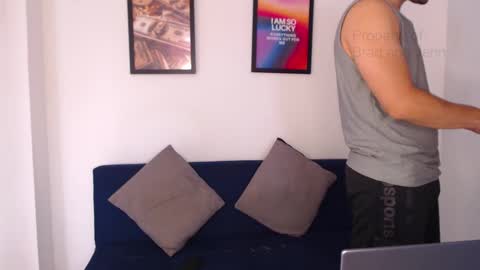 Snapshot of bradandjenn chatting on 01-25-25, 02:47 Your favorite couple and the best butt on Chatur online show from 01-25-25, 02:47