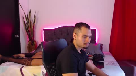 Snapshot of bradandjenn chatting on 09-30-25, 02:55 Your favorite couple and the best butt on Chatur online show from 09-30-25, 02:55