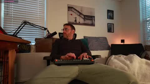 BradBronton online show from 02-10-25, 08:42