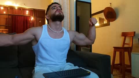 Snapshot of bradley_martinez chatting on 01-06-25, 04:36 Bradley Martinez online show from 01-06-25, 04:36