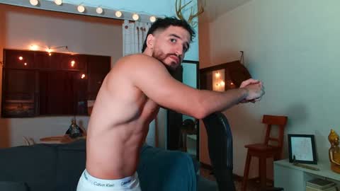 Snapshot of bradley_martinez chatting on 01-30-25, 12:18 Bradley Martinez online show from 01-30-25, 12:18