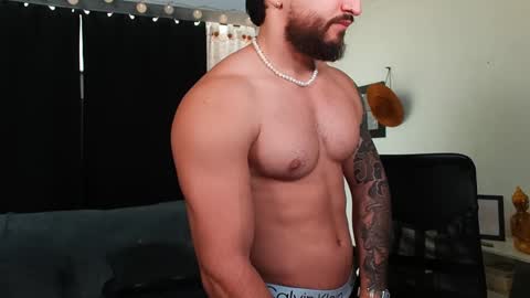 Snapshot of bradley_martinez chatting on 02-04-25, 03:15 Bradley Martinez online show from 02-04-25, 03:15