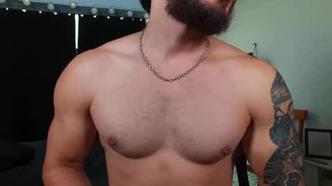 Snapshot of bradley_martinez chatting on 02-07-25, 01:53 Bradley Martinez online show from 02-07-25, 01:53