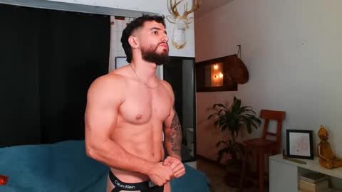 Snapshot of bradley_martinez chatting on 02-11-25, 01:20 Bradley Martinez online show from 02-11-25, 01:20