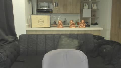 bradleymartin7 online show from 03-03-25, 01:53