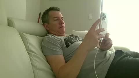 Snapshot of brafred1 chatting on 05-18-26, 04:35 brafred1 online show from 05-18-26, 04:35