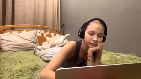 Alice online show from 12-03-25, 04:05