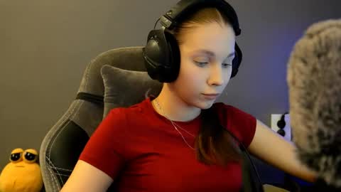 Alice online show from 01-06-26, 04:32