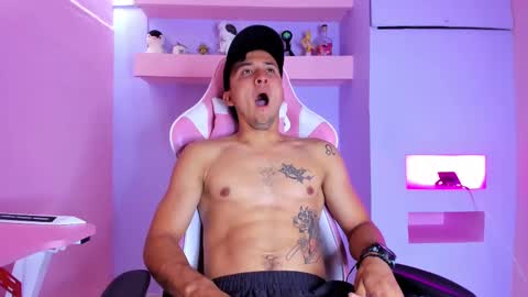 Snapshot of brandoncolee chatting on 01-16-25, 03:02 BrandonCole online show from 01-16-25, 03:02