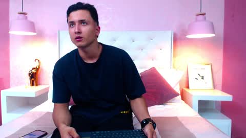 Snapshot of brandoncolee chatting on 01-18-25, 12:26 BrandonCole online show from 01-18-25, 12:26