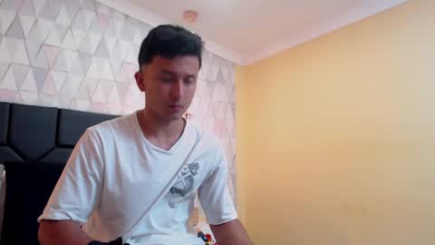 Snapshot of brandoncolee chatting on 01-21-25, 12:29 BrandonCole online show from 01-21-25, 12:29