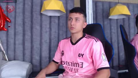 Snapshot of brandoncolee chatting on 02-19-25, 03:38 BrandonCole online show from 02-19-25, 03:38