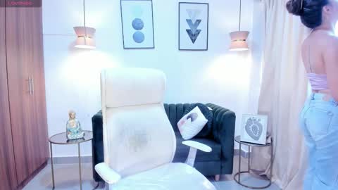 brandy priscot online show from 11-23-25, 11:43