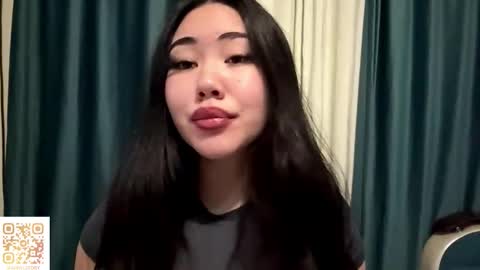 Snapshot of brandysveum chatting on 11-17-25, 01:17 Aypril online show from 11-17-25, 01:17