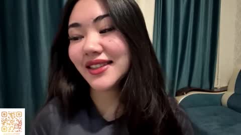 Snapshot of brandysveum chatting on 11-18-25, 12:09 Aypril online show from 11-18-25, 12:09