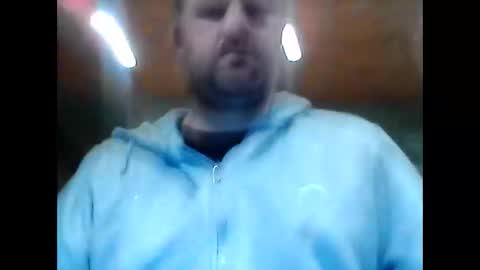 Snapshot of brasso1982 chatting on 10-14-25, 07:03 willywinker online show from 10-14-25, 07:03