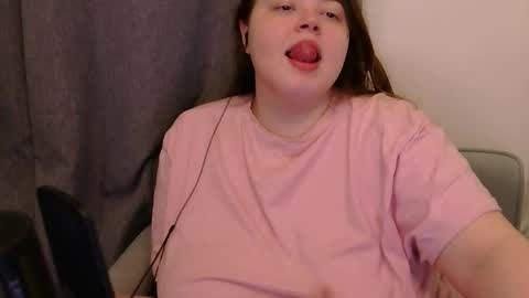 Emma online show from 12-20-25, 01:07