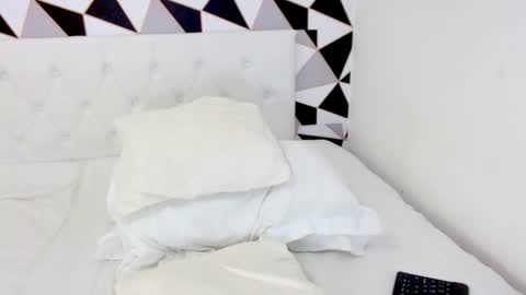 Snapshot of braziliangirl191 chatting on 02-13-25, 11:15 Alice online show from 02-13-25, 11:15