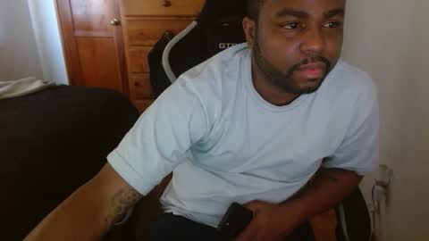 Snapshot of breadw1nnah chatting on 11-26-25, 11:06 Breadw1nnah online show from 11-26-25, 11:06