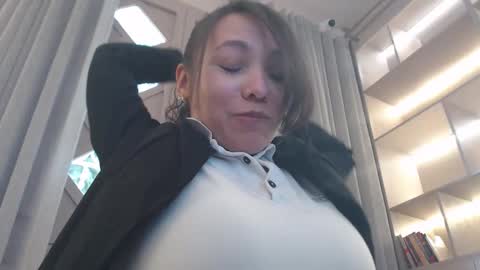 Snapshot of breakfastwithtiffanys chatting on 11-08-25, 03:23 breakfastwithtiffanys online show from 11-08-25, 03:23