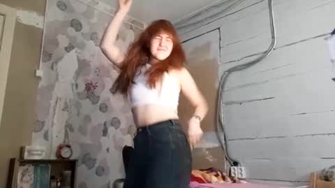 Snapshot of breannedevier chatting on 02-25-26, 07:18 Dina online show from 02-25-26, 07:18