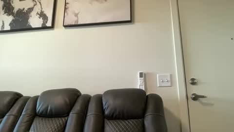 Snapshot of breezydoesit95 chatting on 01-05-26, 11:30 breezydoesit95 online show from 01-05-26, 11:30