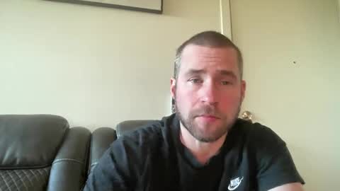 Snapshot of breezydoesit95 chatting on 02-06-26, 09:29 breezydoesit95 online show from 02-06-26, 09:29