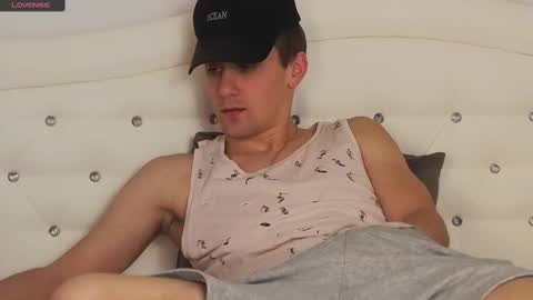 Snapshot of brell_line chatting on 02-11-25, 01:41 Brelland online show from 02-11-25, 01:41