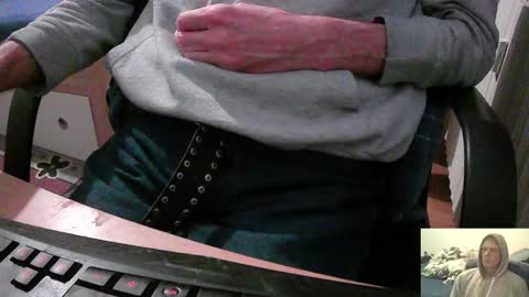 Snapshot of bremer64 chatting on 10-18-25, 11:44 bremer64 online show from 10-18-25, 11:44