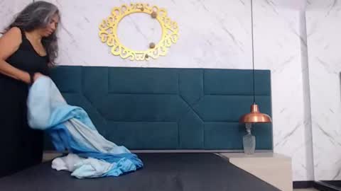 BRENDA VELASQUEZ online show from 12-01-25, 07:41