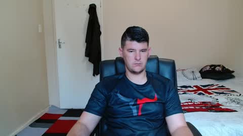 ask me lol online show from 10-26-25, 04:51