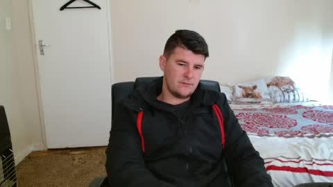 Snapshot of brendansexyboy098754 chatting on 06-04-26, 11:05 ask me lol online show from 06-04-26, 11:05