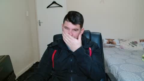 Snapshot of brendansexyboy098754 chatting on 06-25-26, 05:12 ask me lol online show from 06-25-26, 05:12