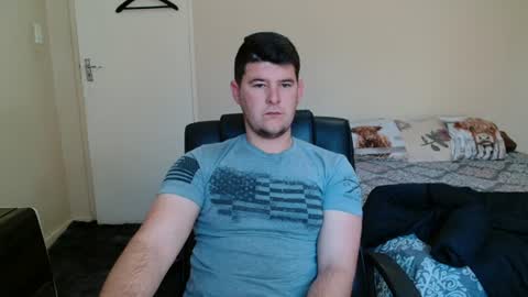 Snapshot of brendansexyboy098754 chatting on 07-08-26, 06:07 ask me lol online show from 07-08-26, 06:07