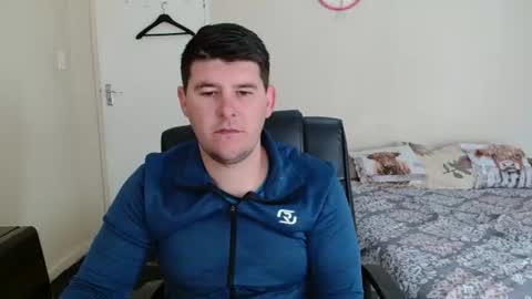 Snapshot of brendansexyboy098754 chatting on 07-11-26, 08:28 ask me lol online show from 07-11-26, 08:28