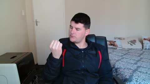 Snapshot of brendansexyboy098754 chatting on 07-27-26, 06:20 ask me lol online show from 07-27-26, 06:20