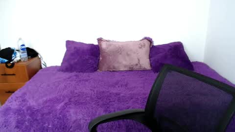 brendasantos_77 online show from 10-28-25, 01:58