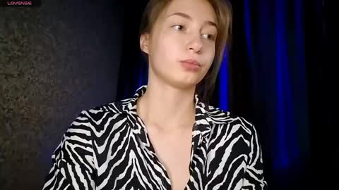 Snapshot of brendelle chatting on 05-06-26, 05:25 Mia online show from 05-06-26, 05:25