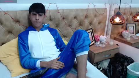 Esteban online show from 03-12-25, 07:24