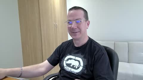 Brett online show from 09-19-25, 02:18