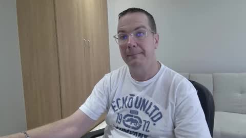 Brett online show from 03-08-26, 01:04