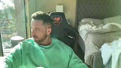 Brett Mycles online show from 02-05-25, 04:58