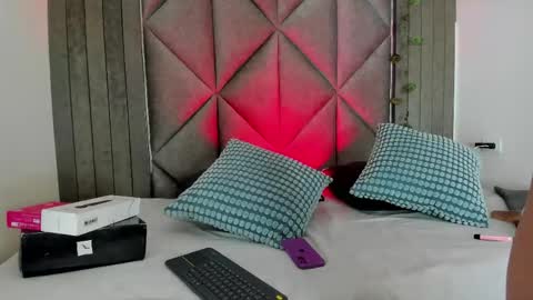 B R I A  online show from 05-26-26, 02:51