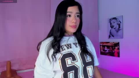 Snapshot of briana11_ chatting on 10-06-25, 07:06 briana11_ online show from 10-06-25, 07:06