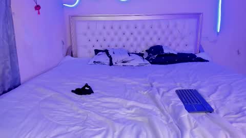 Snapshot of briana_hot03 chatting on 11-10-25, 06:29 briana_hot03 online show from 11-10-25, 06:29