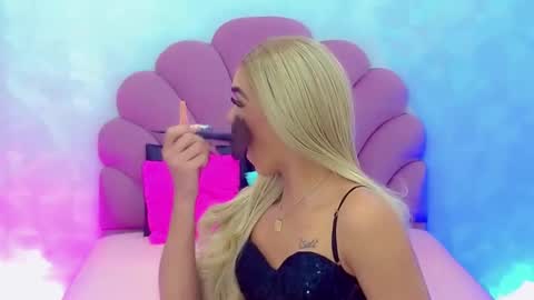 Snapshot of briana_sex32 chatting on 12-24-24, 07:17 BRIANA online show from 12-24-24, 07:17