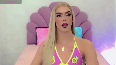 Snapshot of briana_sex32 chatting on 02-14-25, 03:43 BRIANA online show from 02-14-25, 03:43