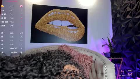 Snapshot of brianathompson chatting on 03-01-25, 10:21 BRIANA online show from 03-01-25, 10:21